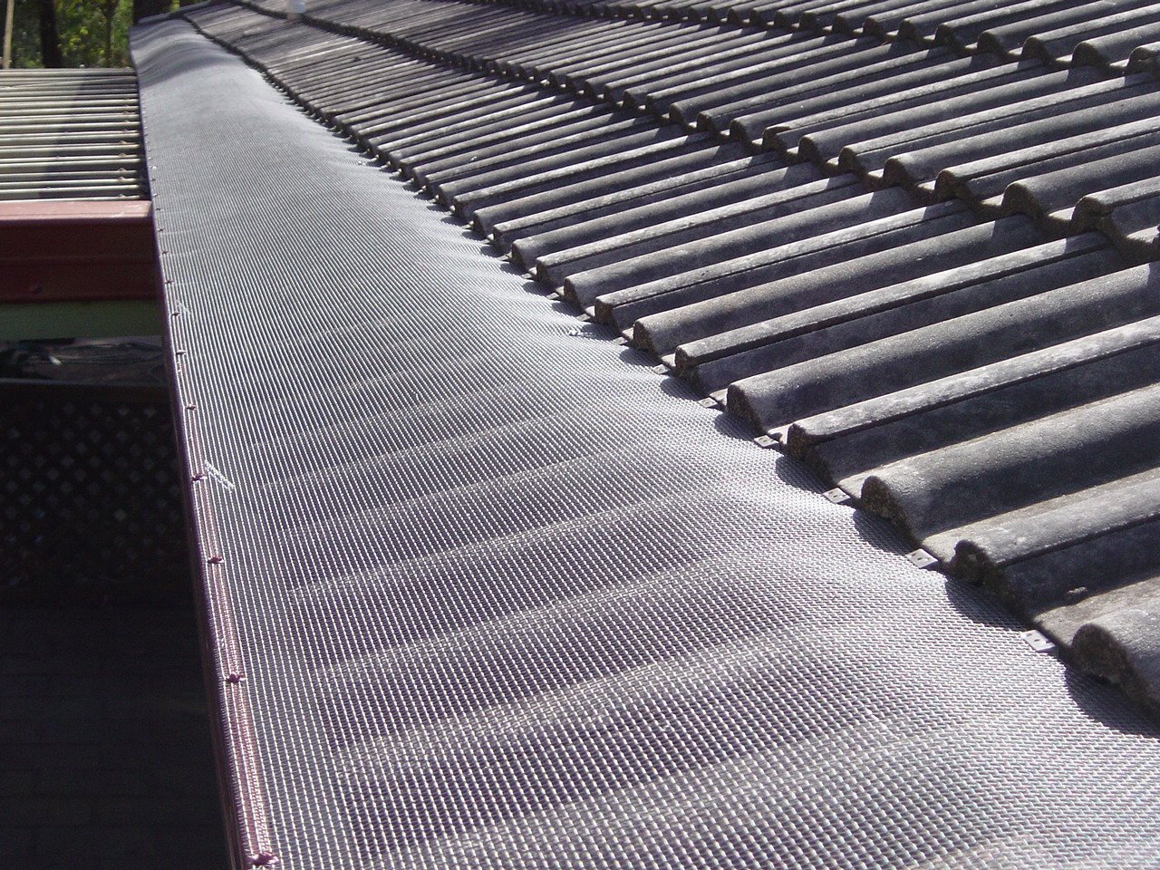 BMM-on-Tile-roof-fitted-with-Z-clips